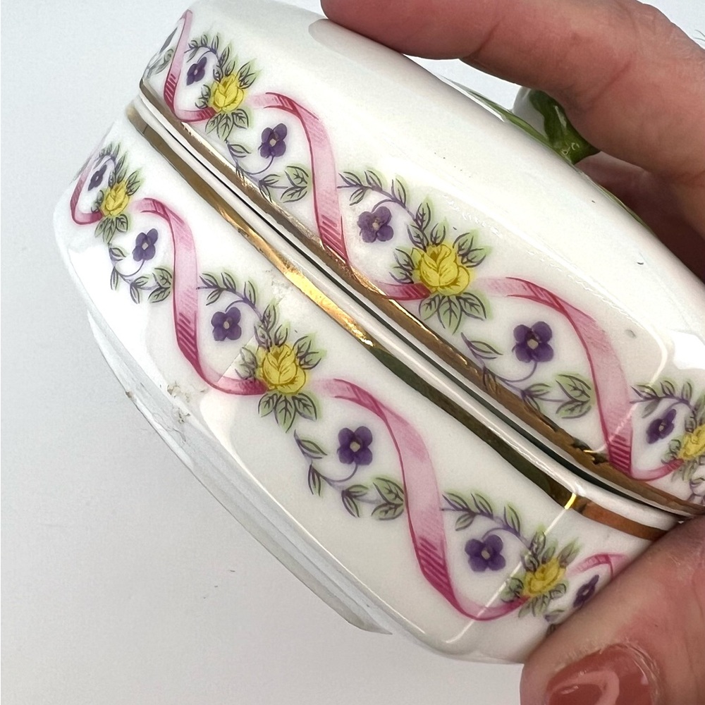 Berman & Anderson Heart Shaped Porcelain Rose Music Box Vintage 1979 Working - Picture 6 of 10